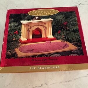 Hallmark Keepsake Bearingers Flickering Light Fireplace Lighted Tabletop Display